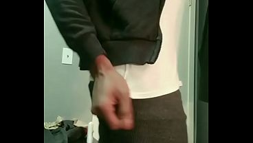 Ass Monkey destrozando su culo mientras se humilla