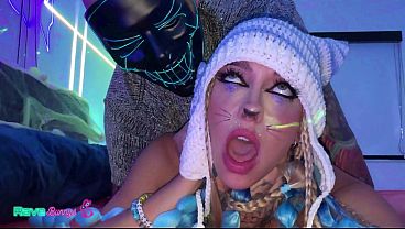 Bunny girl follando en una fiesta salvaje con creampie