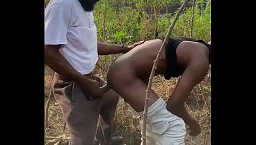 Chief_daddyy domina a su amigo con un culo que no olvida