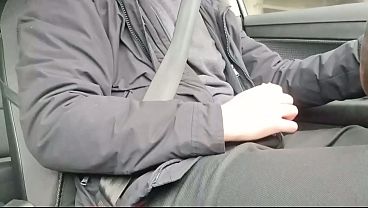 Conducir con la polla dura en la carretera