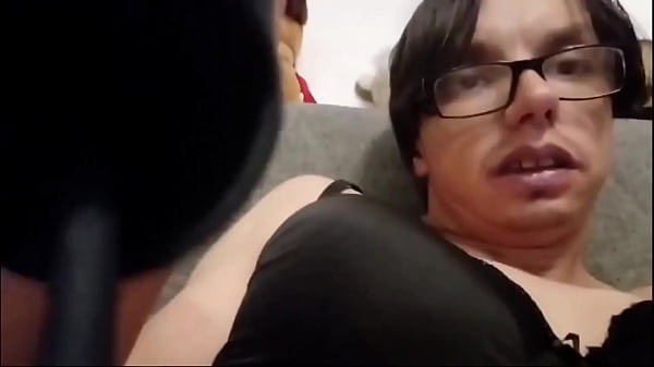 Daniel Romanowsky se masturba y descubre algo inesperado