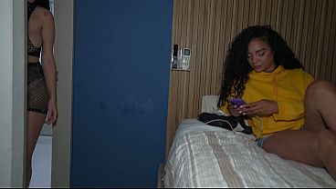 JadeMercury folla con el novio de su amiga en el cuarto