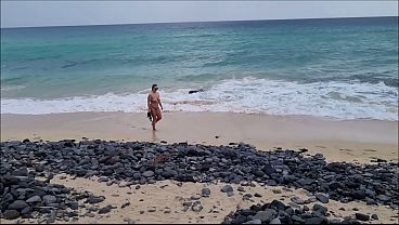 Lina Mila se deja follar en la playa como una zorra