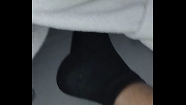 Negrón musculoso masturbándose con su verga monstruosa