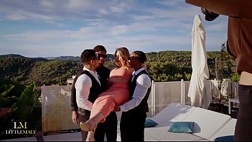 Tina se deja reventar el culo en un gangbang interracial