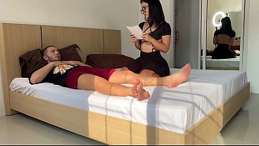 Urgencia sexual real: Alexa Mills al rescate de una polla dura