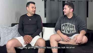 Vecino casado se excita y me folla duro a escondidas