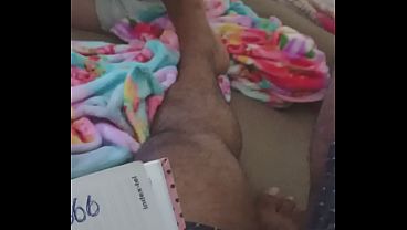 Verificando coño bien mojado en cámara oculta