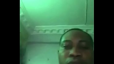 Video de verificación de polla dura y corrida explosiva