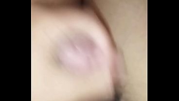 Your Boy6 necesita tu mano en su pequeña polla ahora